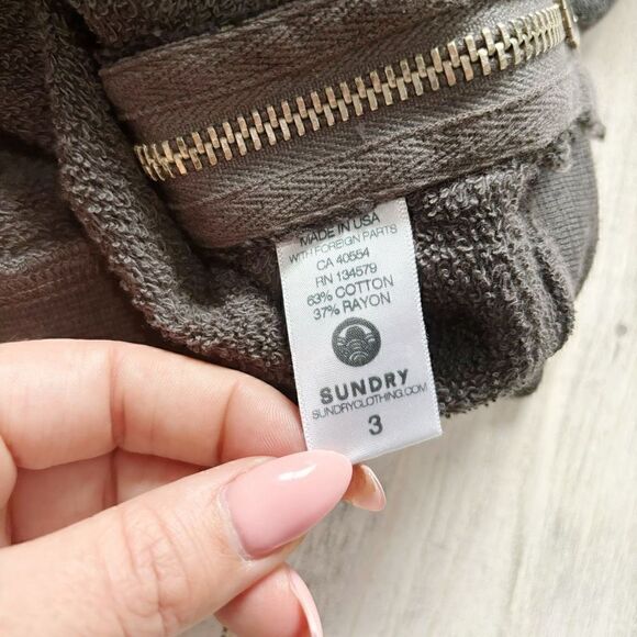 Sundry Golden Vibes Gray Sweatshirt Size L - Picture 3 of 6